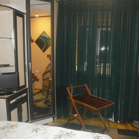 Kitech Guest House Odessa Exterior foto
